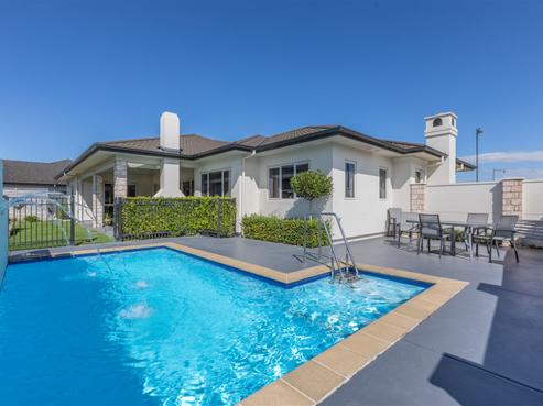 12 Orotu Drive, Poraiti