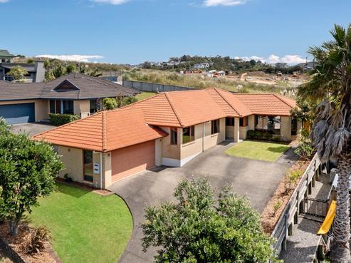 69 Roberta Crescent, Orewa