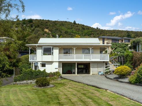 12 Moana View Road, Waikawa
