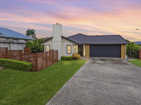 15 Ormrod Grove, Riverstone Terraces