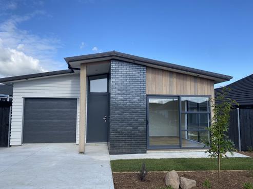 12 Houpuni Road, Wainui