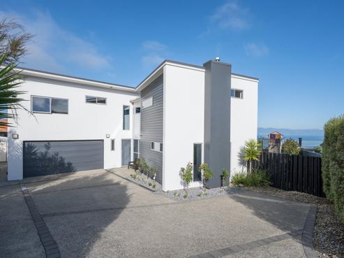 56 Tresillian Avenue, Marybank