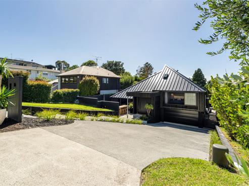 16 Asbury Crescent, Campbells Bay