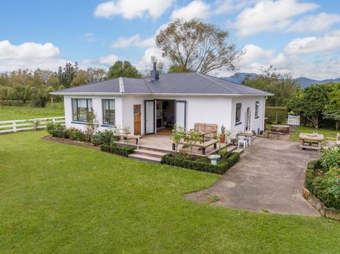 708 Waghorn Road, Manawaru