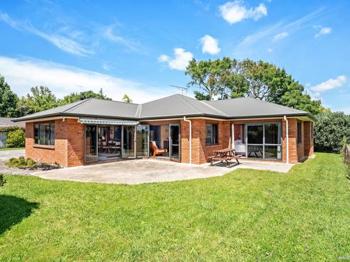 24 Reynolds Drive, Glenview