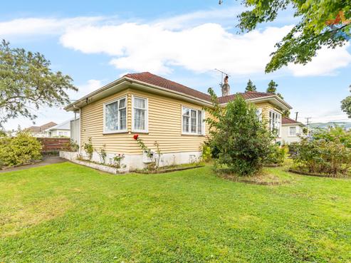 135 Oxford Terrace, Epuni