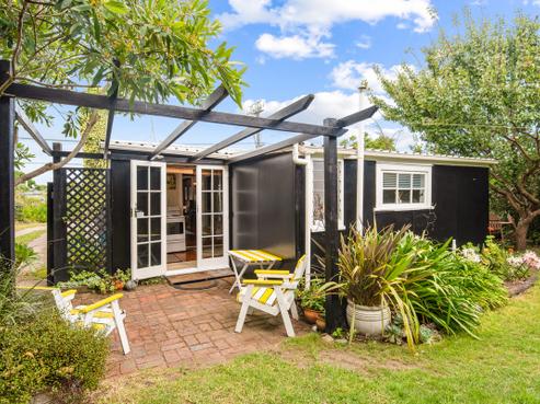 11 Waimea Road, Waikanae Beach