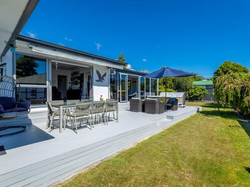 8 Neale Avenue, Stoke