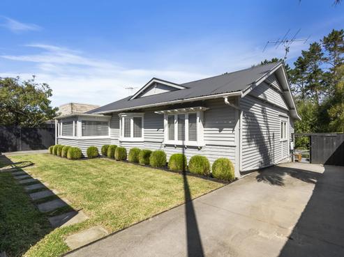 1018 Great North Road, Point Chevalier