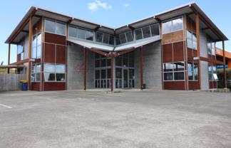 Office & yard Central Kumeu