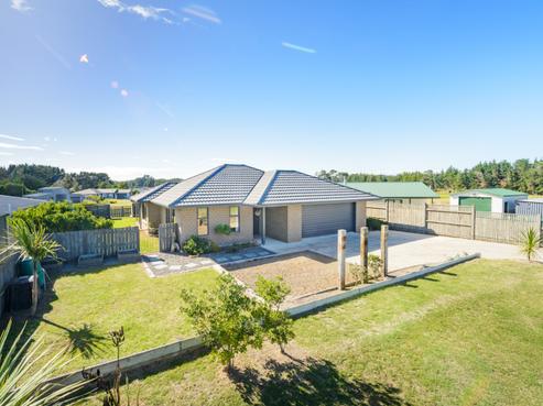 39 Barling Street, Himatangi Beach
