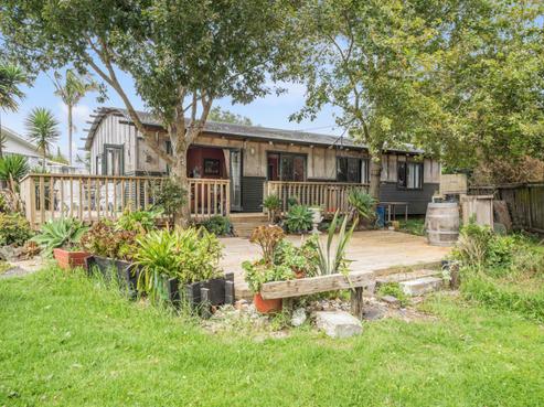 24 Queen Street, Riverhead
