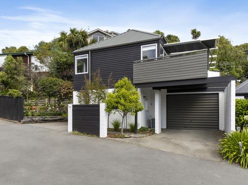 2/135 Soleares Avenue, Mount Pleasant