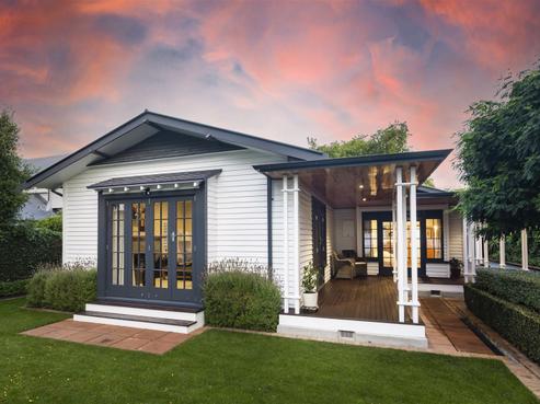 83 Saint Andrews Square, Strowan