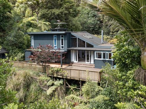 19 Taraire Road, Titirangi