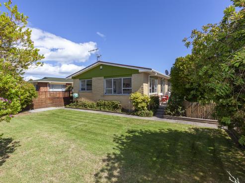 6 Nola Avenue, Raumati Beach