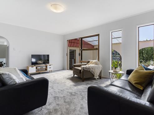 2/89 Moore Street, Hillcrest