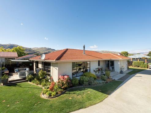 12 Coleraine Street, Cromwell