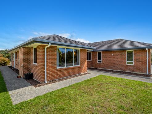 1 Ribbonwood Lane, Redwood Valley