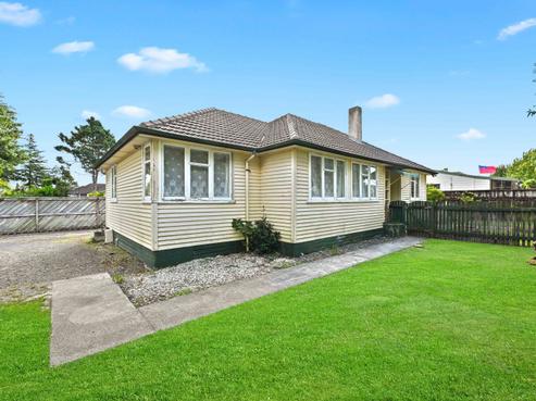 1 Kenney Crescent, Fairfield