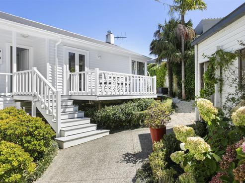 275 Lake Road, Belmont