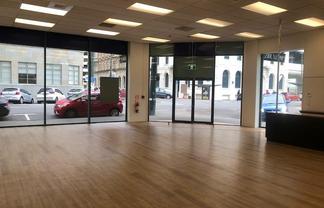 Corner profile and visibility - metres off Lambton Quay