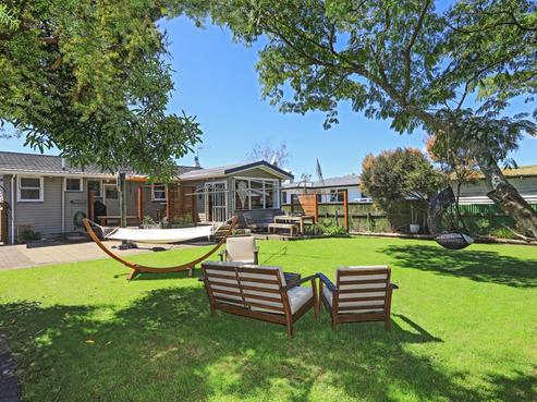 98 Lipscombe Crescent, Havelock North