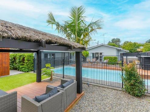 10 Nola Avenue, Raumati Beach