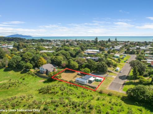 11 Rata Street, Otaki Beach