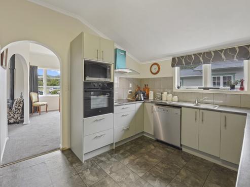 47 Palmer Crescent, Silverstream