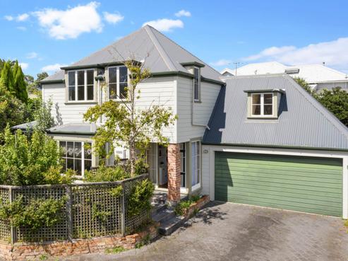 2/18 Church Street, Northcote Point