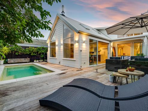 43 Dryden Street, Sumner