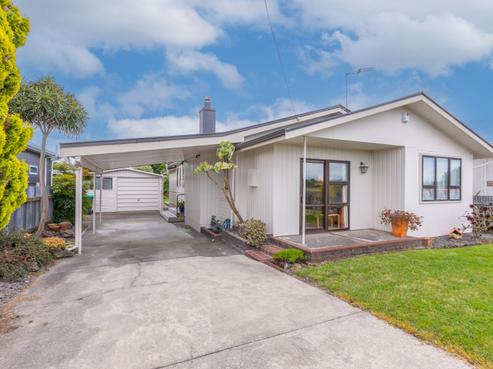 76 Meeanee Quay, Westshore