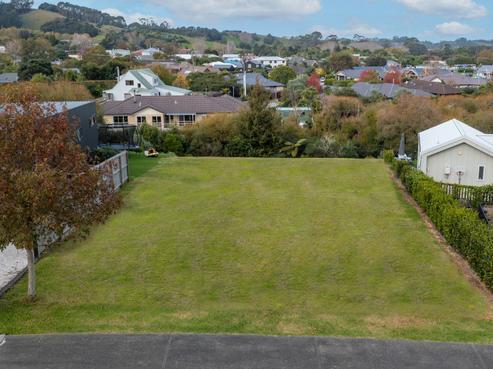 37 Laly Haddon Place, Matakana