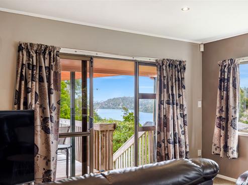 52 Pemberton Avenue, Bayview