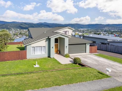 13 Riverstone Drive, Riverstone Terraces