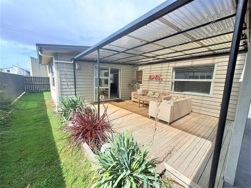 70 Queen Street, Westport