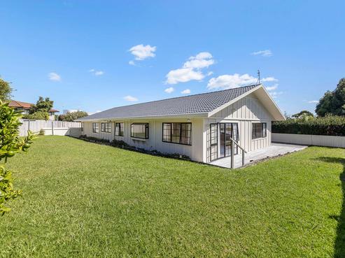 24 Coldham Crescent, Saint Johns