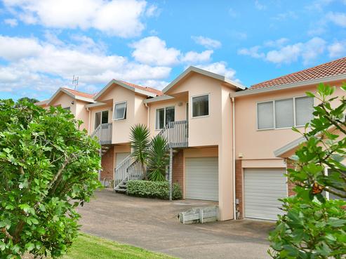 2/33 Fields Parade, Oteha