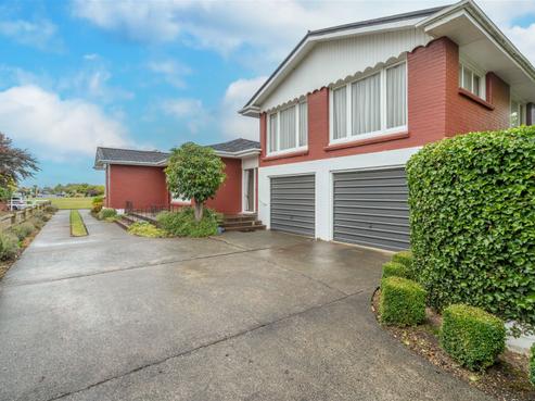 12 Cruickshank Crescent, Rosedale