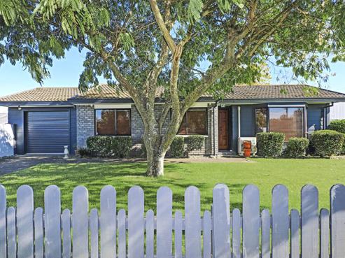 1102 Francis Hicks Avenue, Raureka