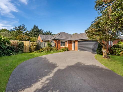 2 Bracken Common, Rolleston