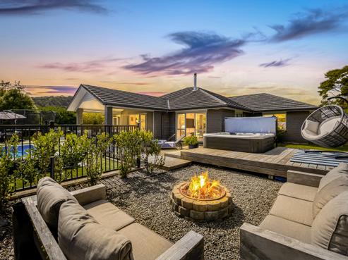 1009 Kahikatea Flat Road, Waitoki