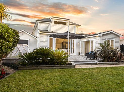 16 Calliope Road, Devonport