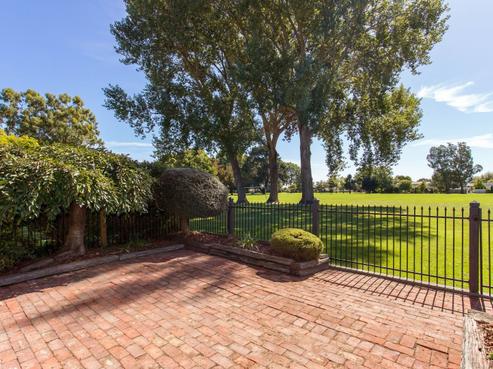 3 Farnham Place, Ilam