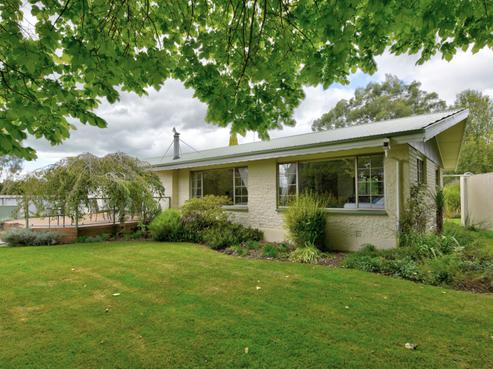 349 Oteramika Road, Tisbury