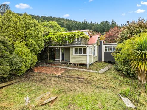 101 Doctors Point Road, Waitati