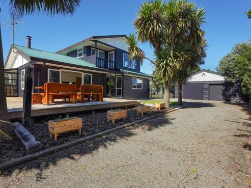 73 Atkinson Avenue, Otaki Beach