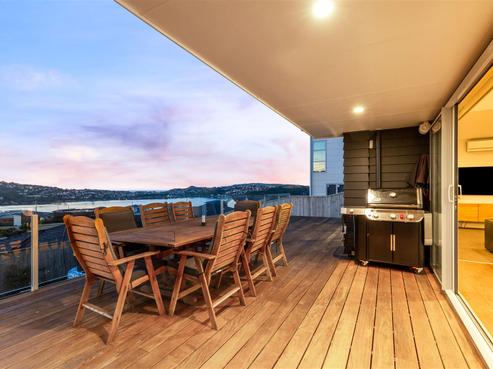 78 Queen Charlotte Drive, Aotea