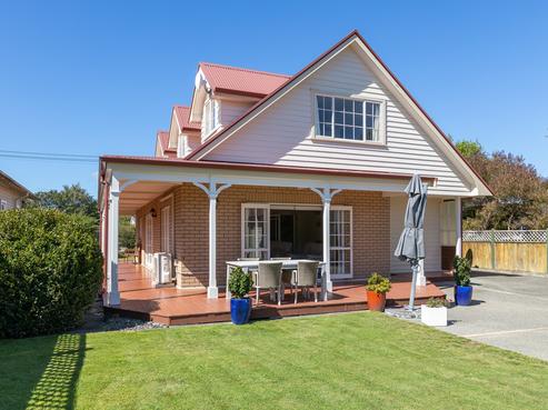 39 Sackville Street, Martinborough